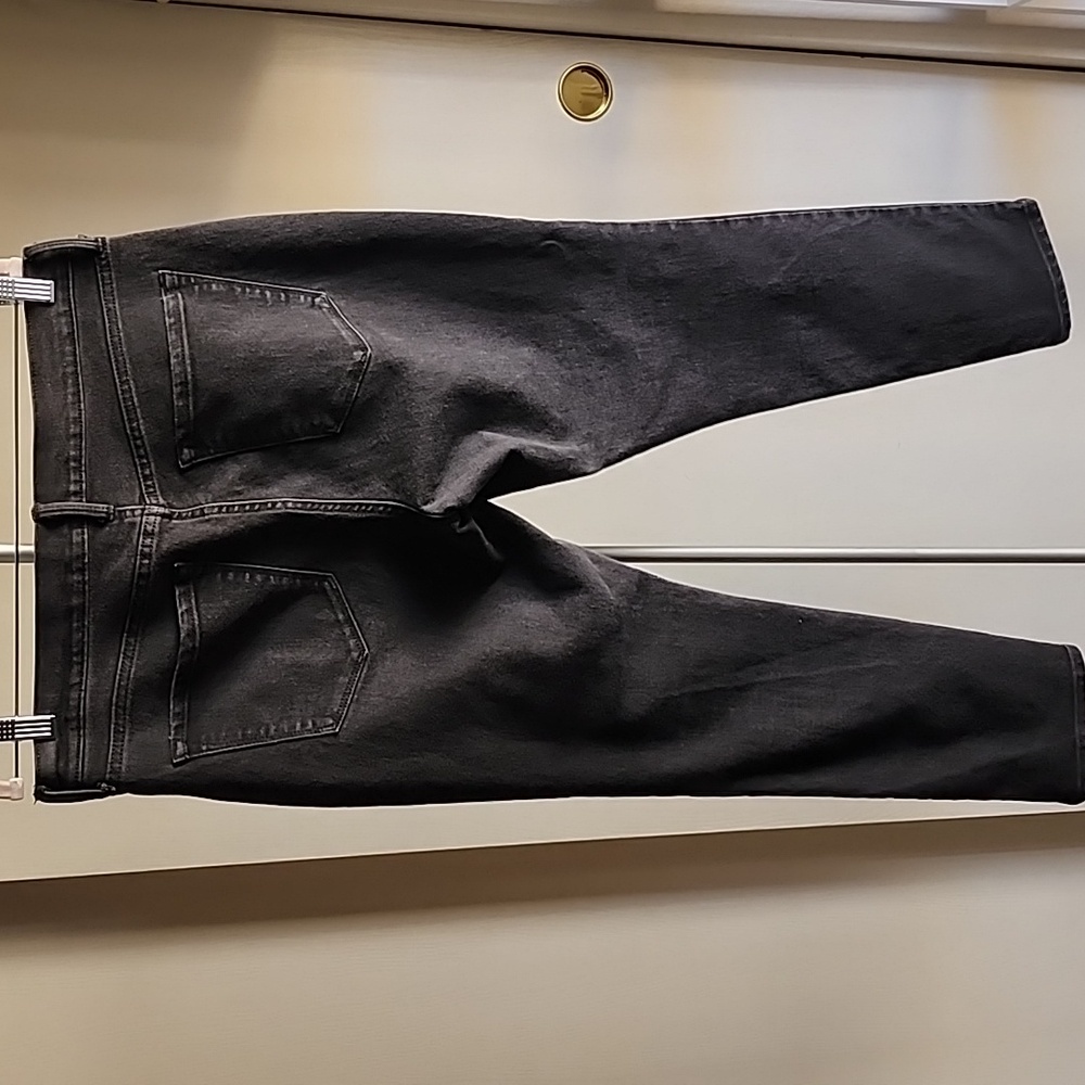 ✨️ 4 for $20 ✨️ "Old Navy" Curvy Skinny Jeans (Short) 🖤